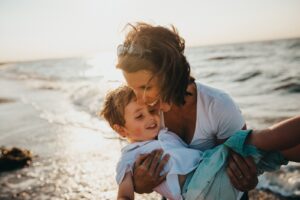 Jak dbać o równowagę między pracą zawodową a rodziną?